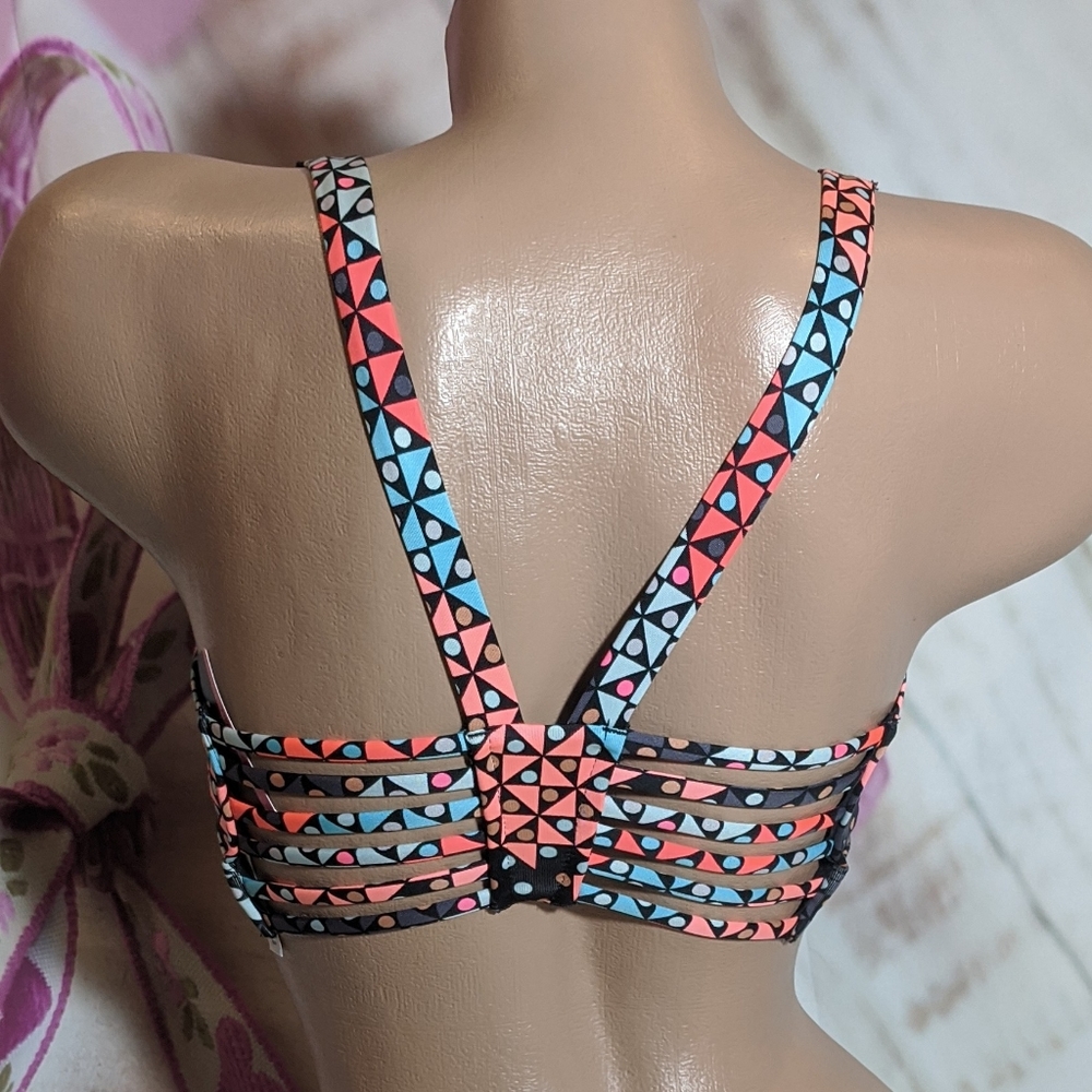VS Sport Bra Victoria plunge Strappy xs